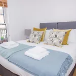 Midsummer Cottage - Self Check-In