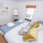 Midsummer Cottage - Self Check-In